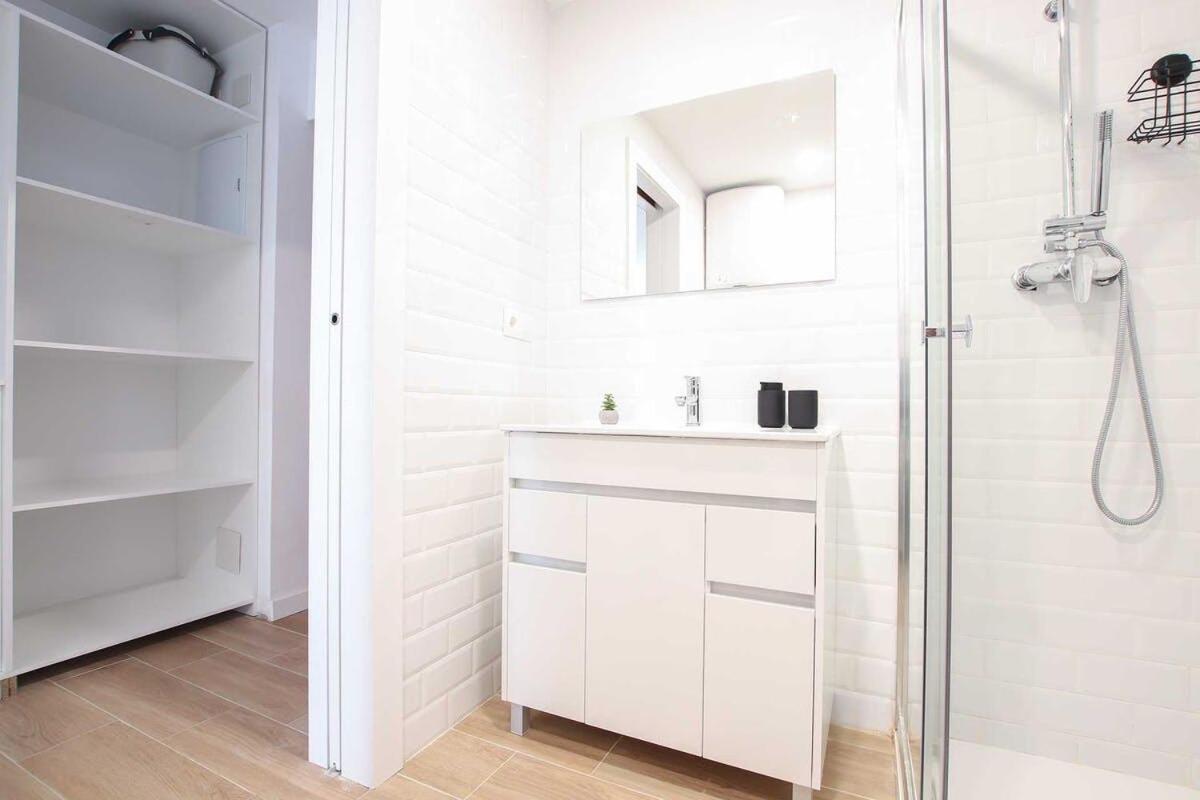 Moderno Estudio En Torremolinos Luaran gambar